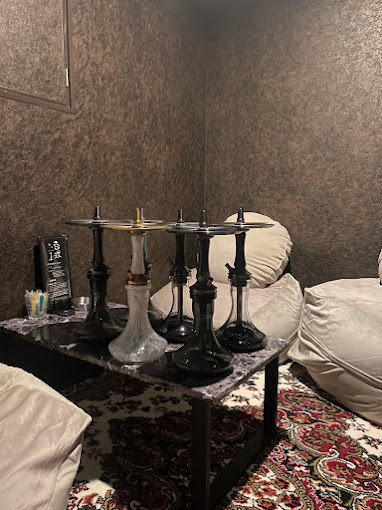 Minimalist shisha setup at Shisha Hakuen Umeda Osaka