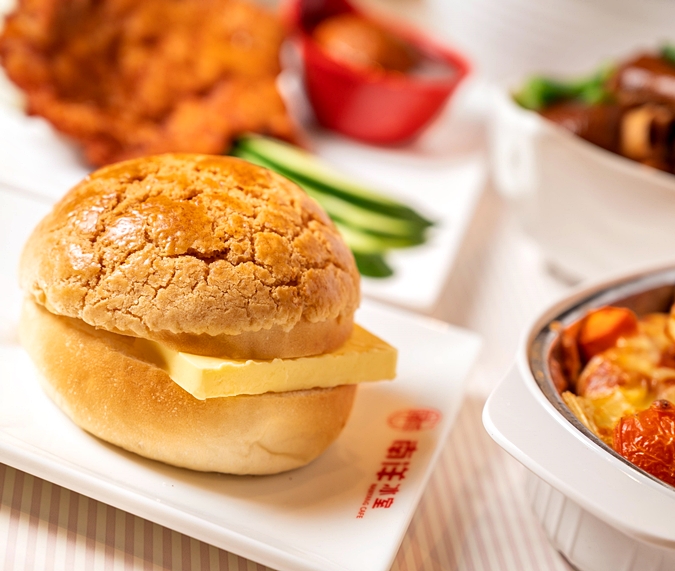 Traditional Malaysian breakfast dishes served at Nanyang Café in Mid Valley Megamall