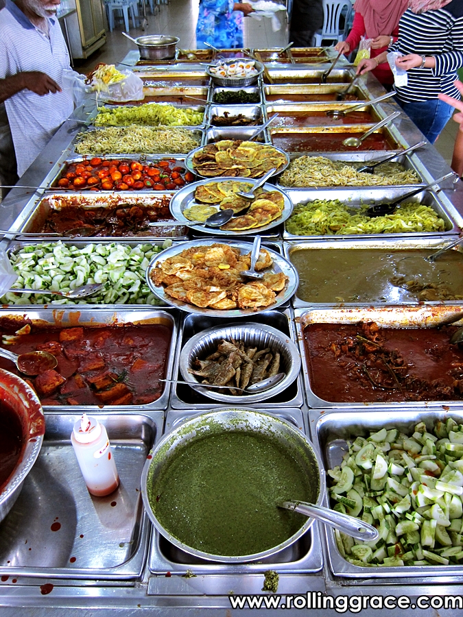 13 Best Food in Teluk Intan Perak: Where and What to Eat 4 Nasi kandar spread at Nasi Kandar Krishnan Teluk Intan