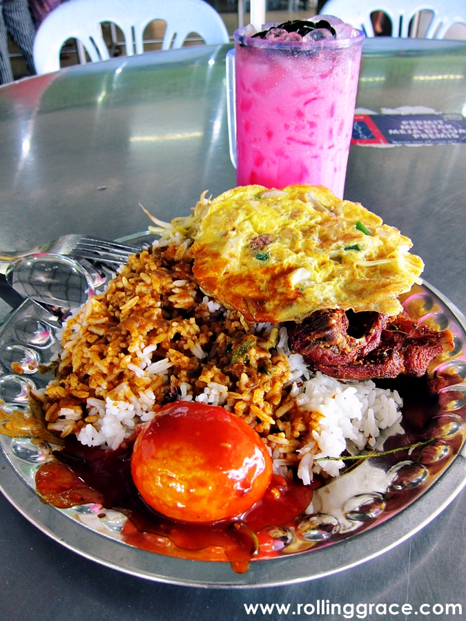 13 Best Food in Teluk Intan Perak: Where and What to Eat 3 Nasi kandar plate from Nasi Kandar Krishnan in Teluk Intan