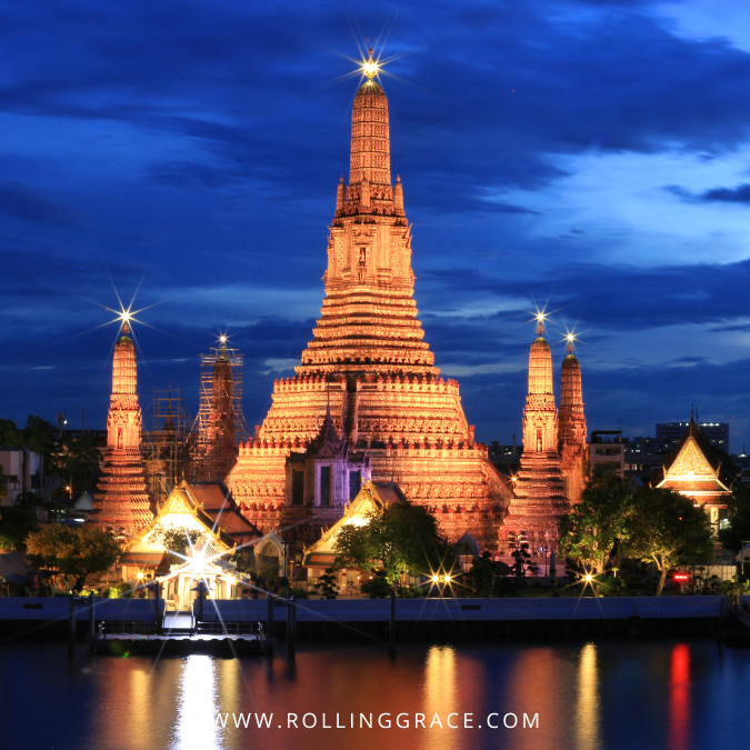 Wat Arun Temple Bangkok: 10 Things to Know Before Visiting 14 Wat Arun seen from the Chao Phraya River at night