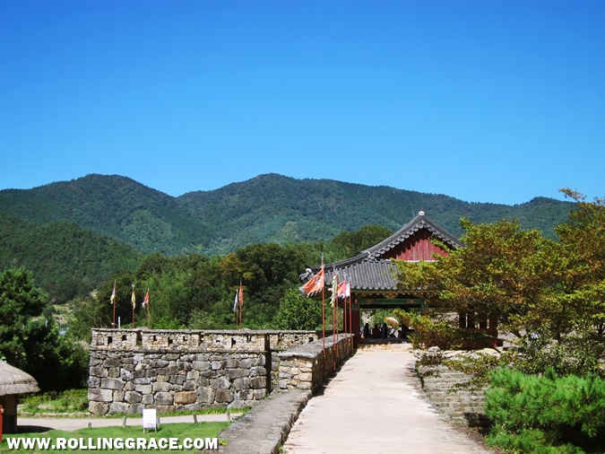 Your Guide to Naganeupseong Folk Village, Suncheon in 2026 13 Entrance pathway leading into Naganeupseong Folk Village