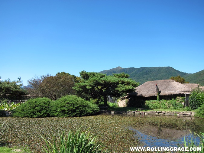 Your Guide to Naganeupseong Folk Village, Suncheon in 2026 8 Cluster of thatched houses inside Naganeupseong fortress walls