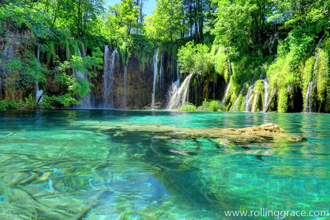 Your Complete Plitvice Lakes National Park Guide in 2026 8 Croatia Plitvice Lakes waterfall and turquoise pool