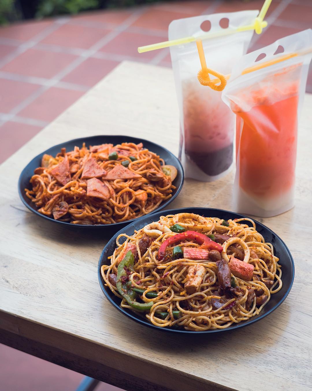 8 Best Empire Damansara Food Spots for Serious Flavours 7 Large portion of Mee Raja legend and Roti Hawaii served at Murni Discovery restaurant