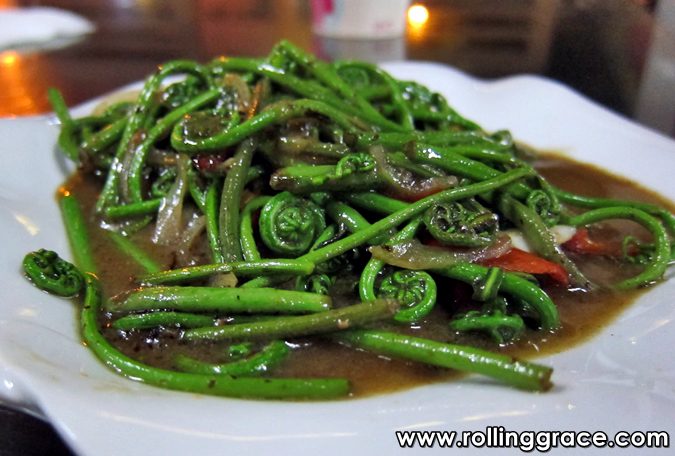Best Sarawak Food: 20 Must-Try Traditional Dishes Guide 12 Pucuk Midin Stenochlaena palustris Sarawak jungle fern stir-fried with sambal belacan and garlic