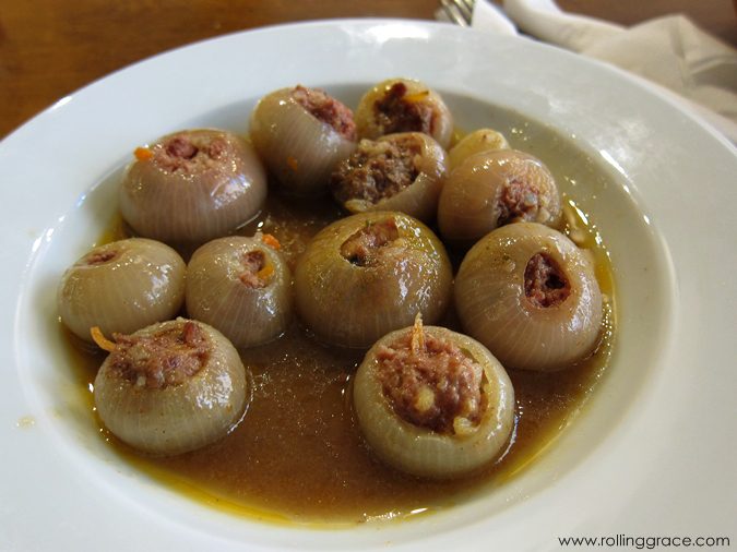 Sogan-dolma, Bosnian stuffed onions simmered in a savoury sauce